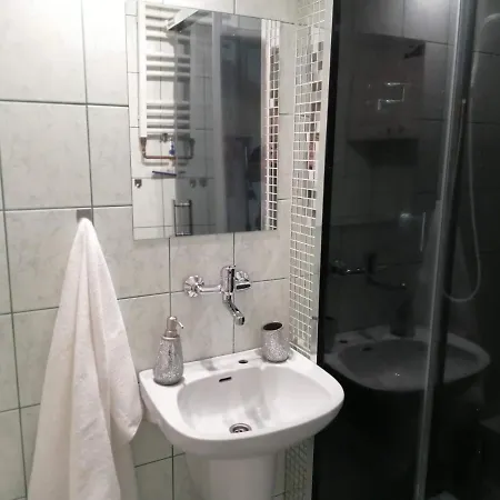 Self Check-in Targi Lotnisko Parking B Apartment Poznan